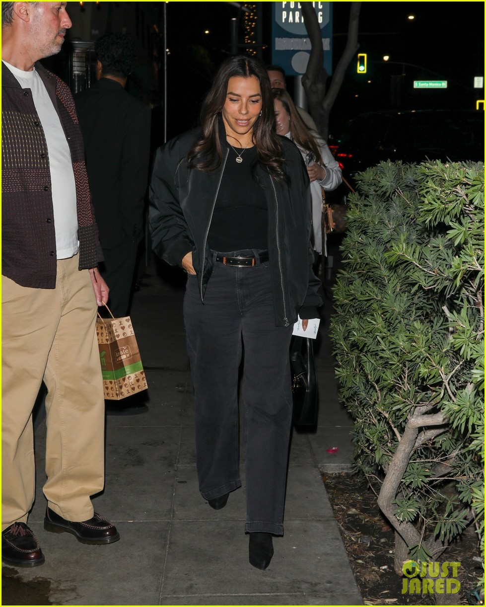 kim kardashian the fifth wheel co stars grab dinner 375266711
