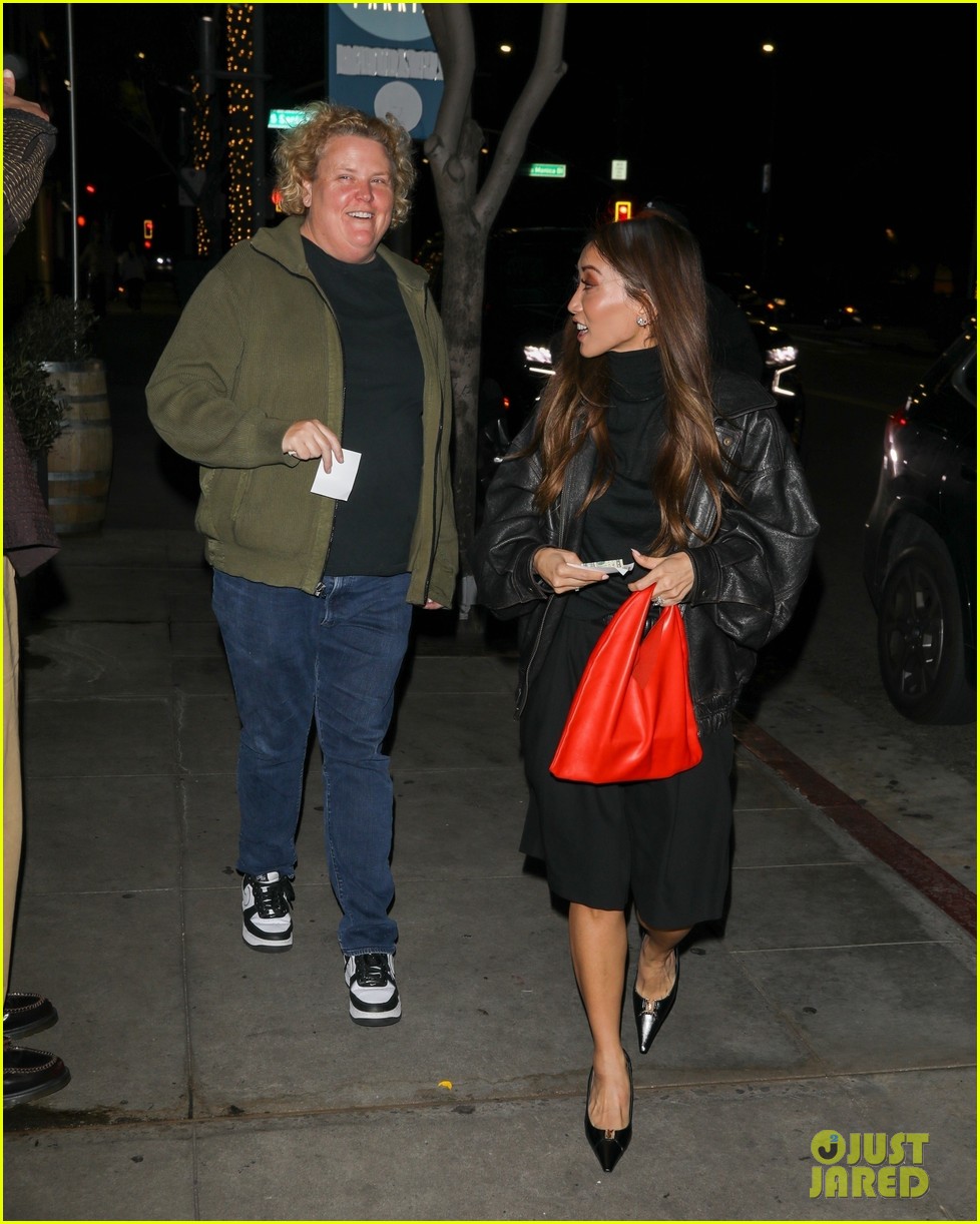 kim kardashian the fifth wheel co stars grab dinner 405266714
