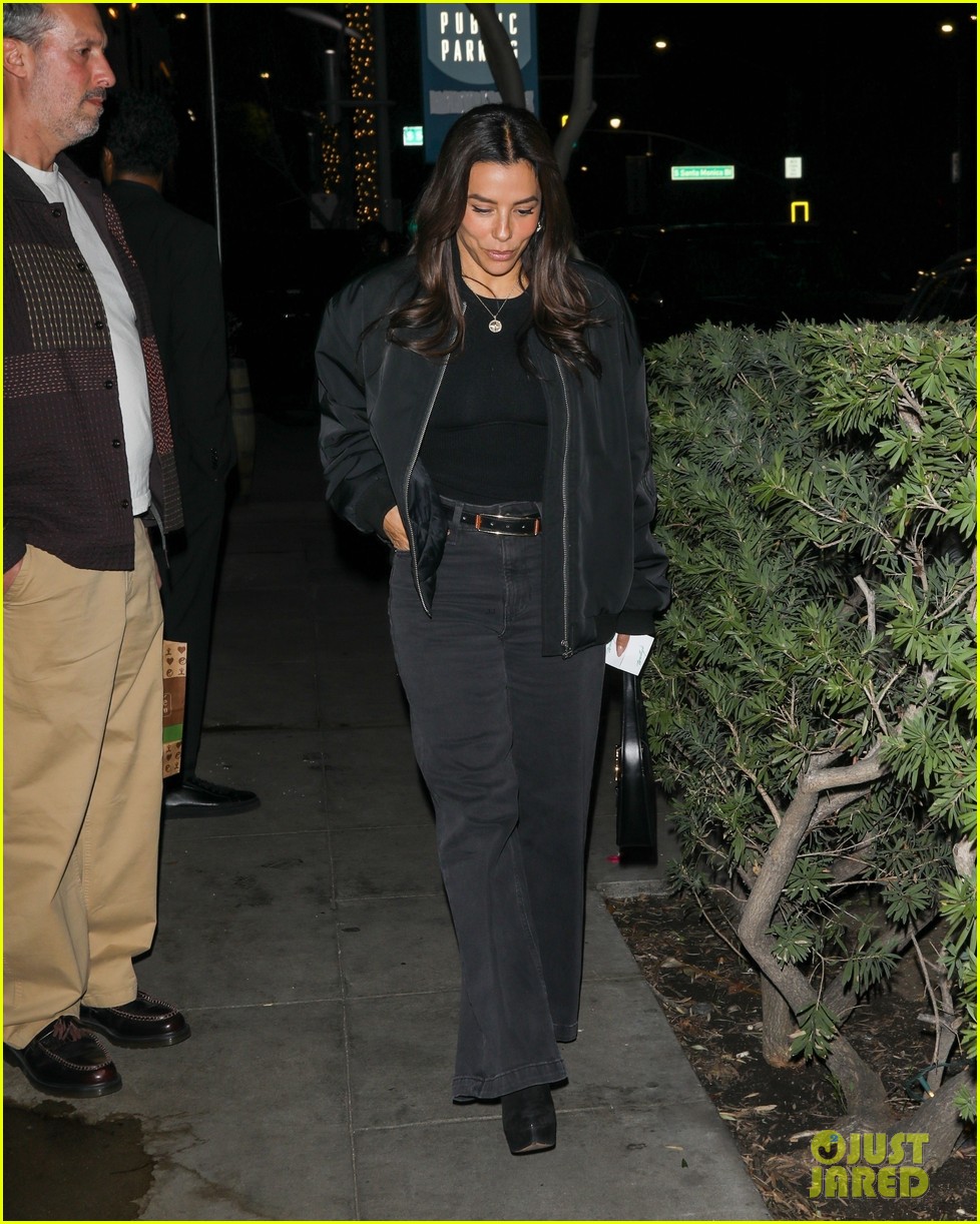kim kardashian the fifth wheel co stars grab dinner 495266723