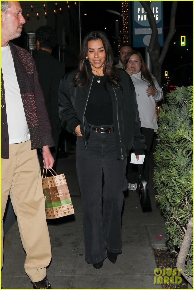 kim kardashian the fifth wheel co stars grab dinner 775266751