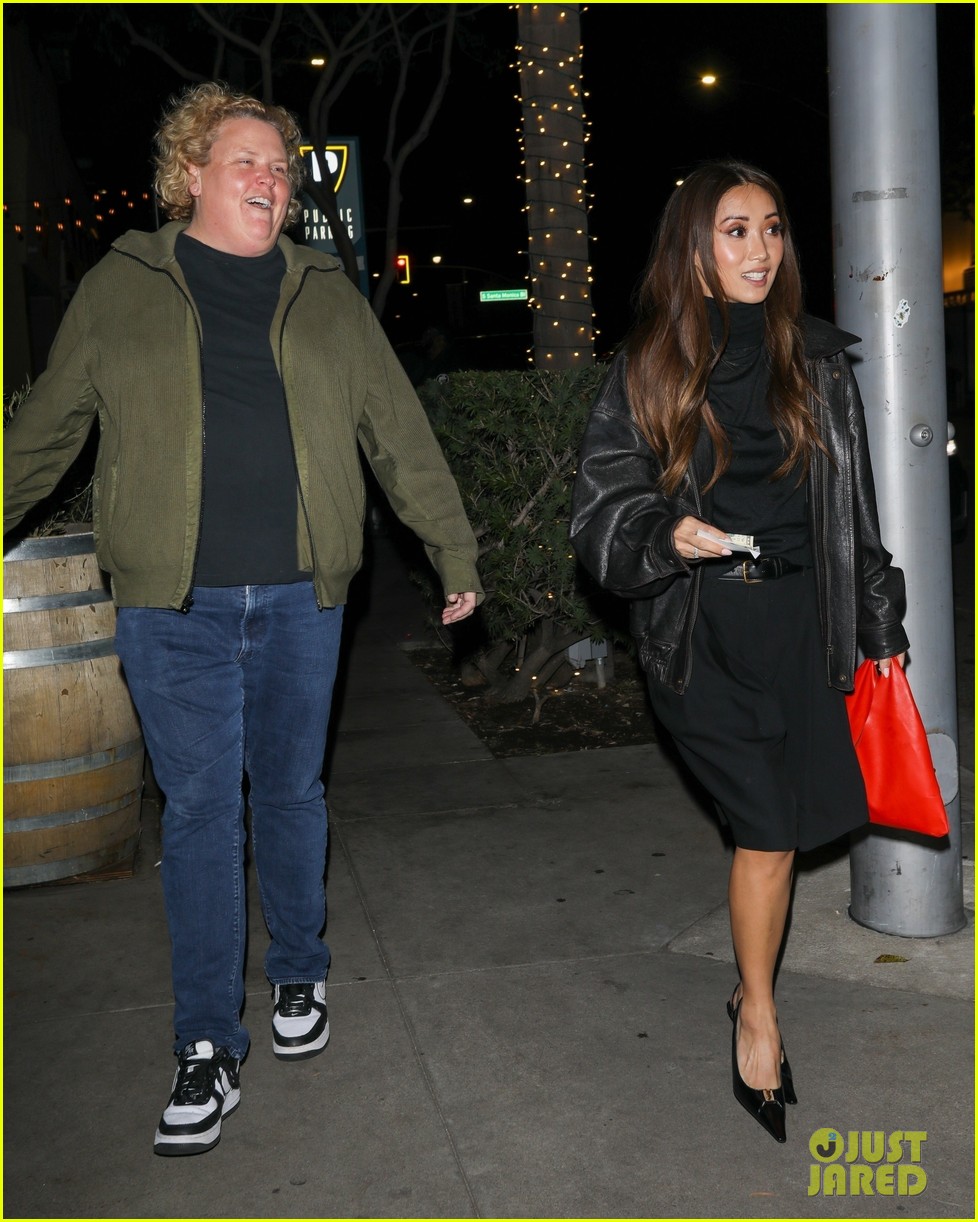 kim kardashian the fifth wheel co stars grab dinner 785266752