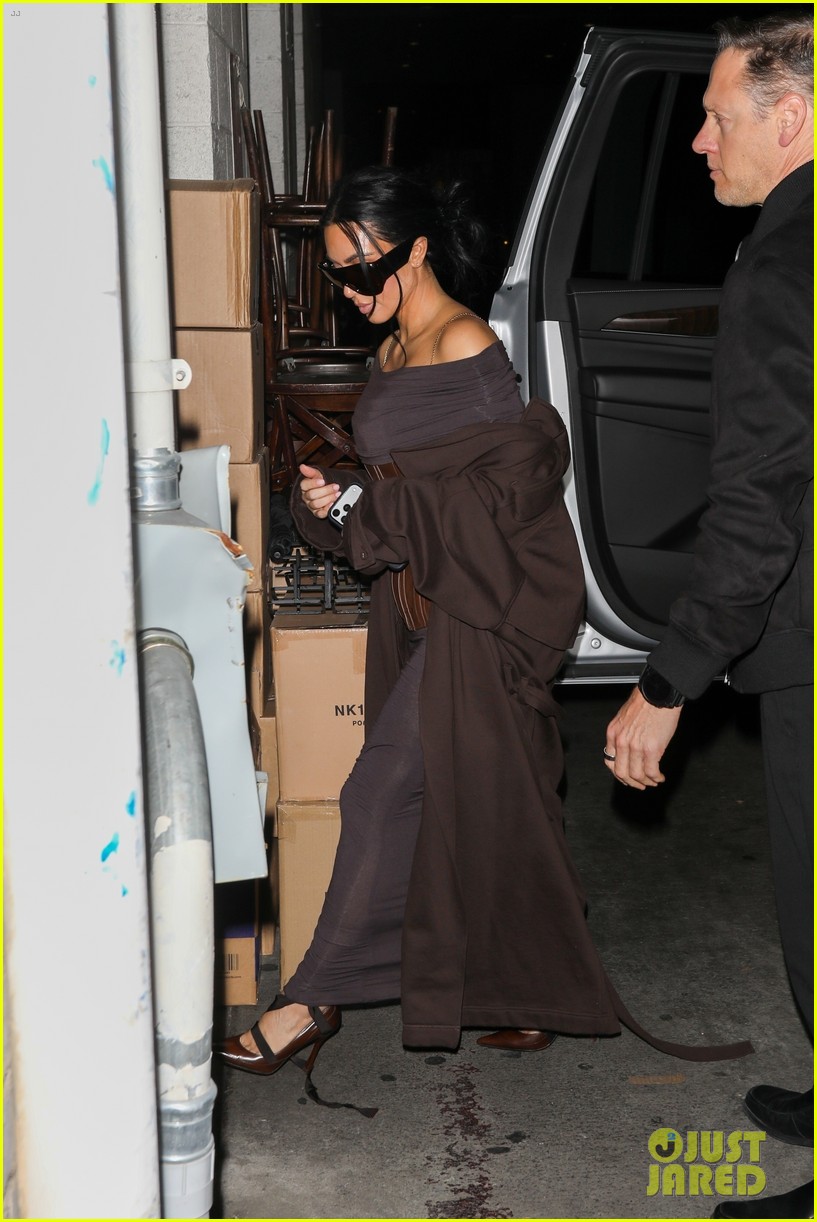 kim kardashian the fifth wheel co stars grab dinner 845266758