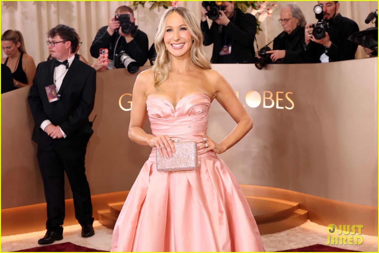 Nikki Glaser Roasts Leonardo DiCaprio During Golden Globes 2026 Opening
