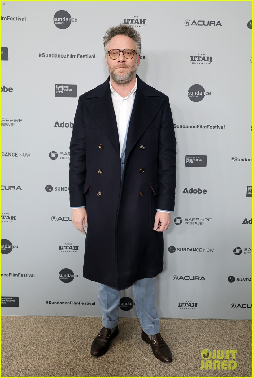 olivia wilde wears ice out pin to the invite premiere receives standing ovation 045270500