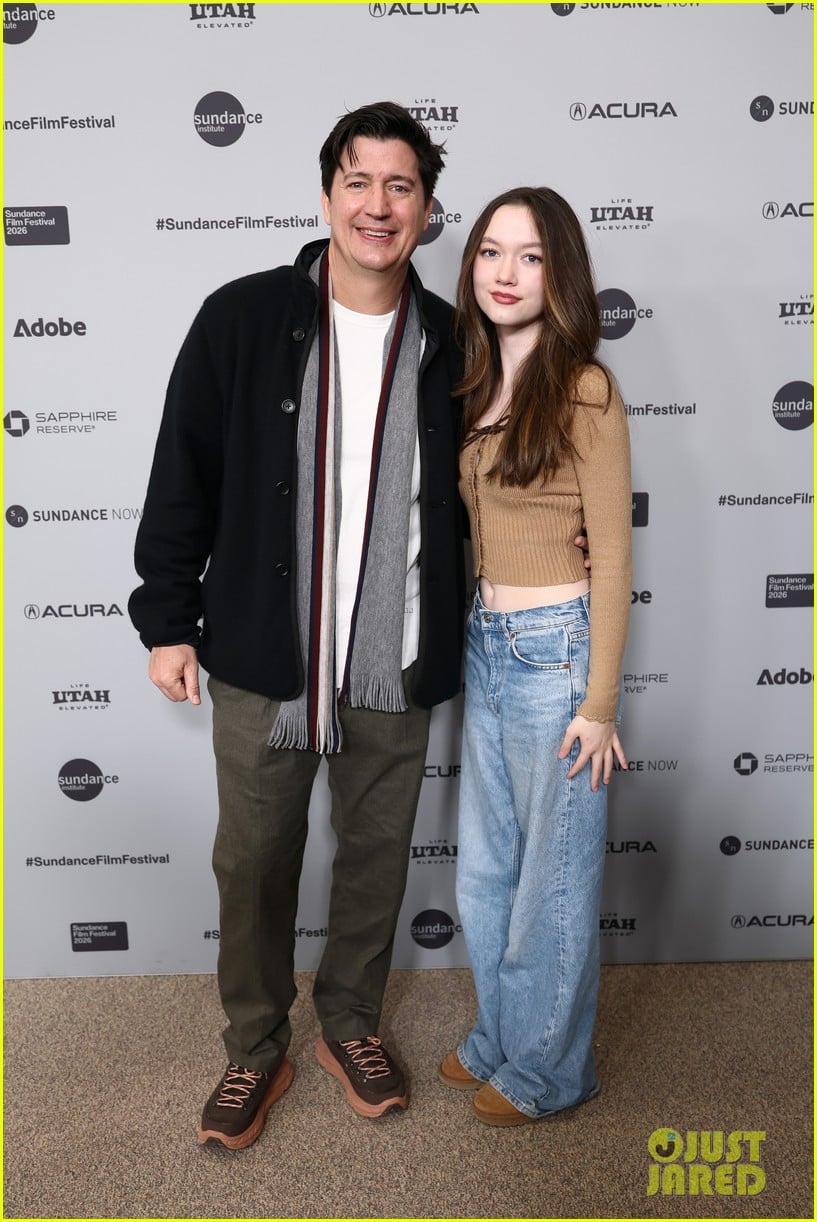 zoey deutch gets fiance jimmy tatro support at sundance film festival premiere 035270845