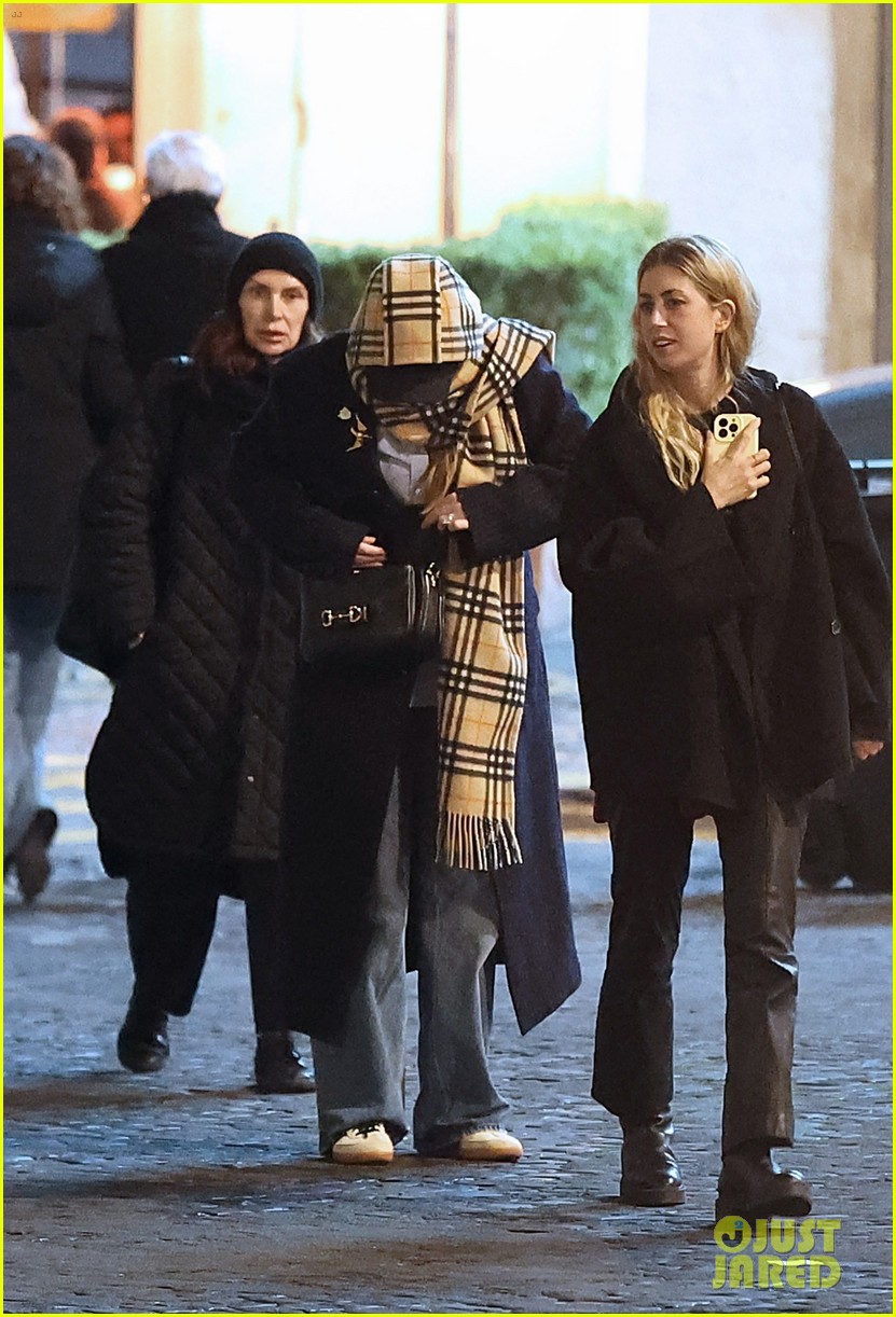Adele Keeps Low Profile While Stepping Out for Dinner in Rome