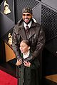 chris brown brings son aeko to grammys 01
