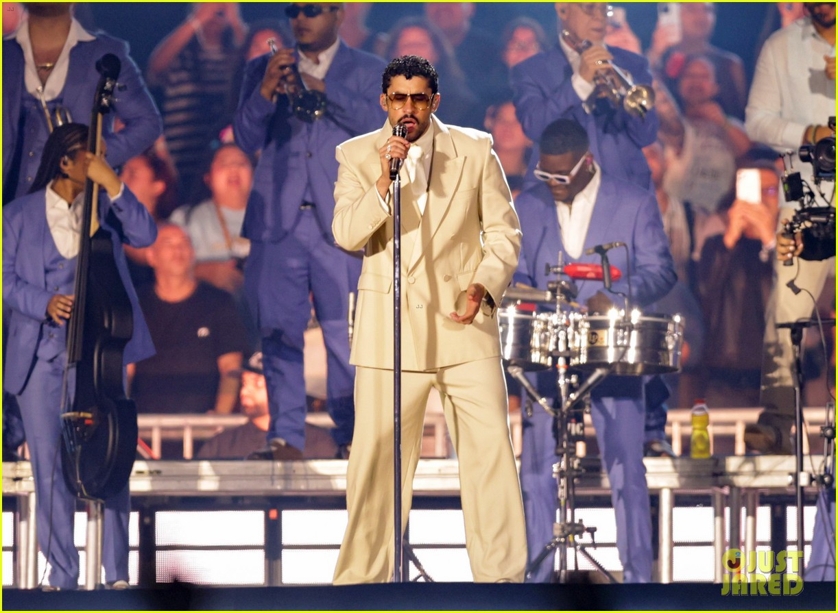 Bad Bunny Sparks Romance Rekindling Rumors After Arriving In Argentina Bad Bunny Gabriela Berlingeri February 16.JPG