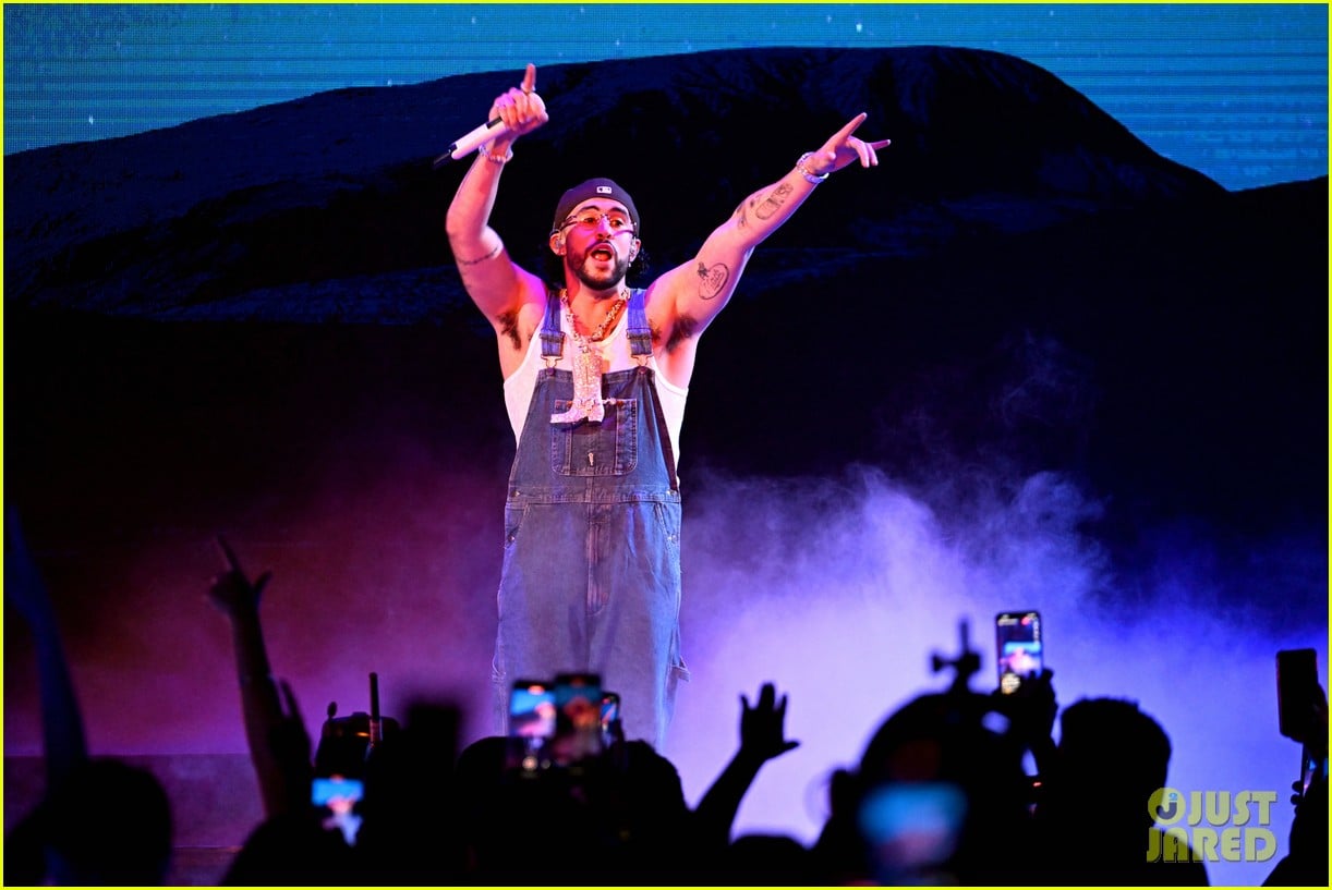 Who Will Join Bad Bunny At The 2026 Super Bowl Halftime Show Guests Bad Bunny 02 