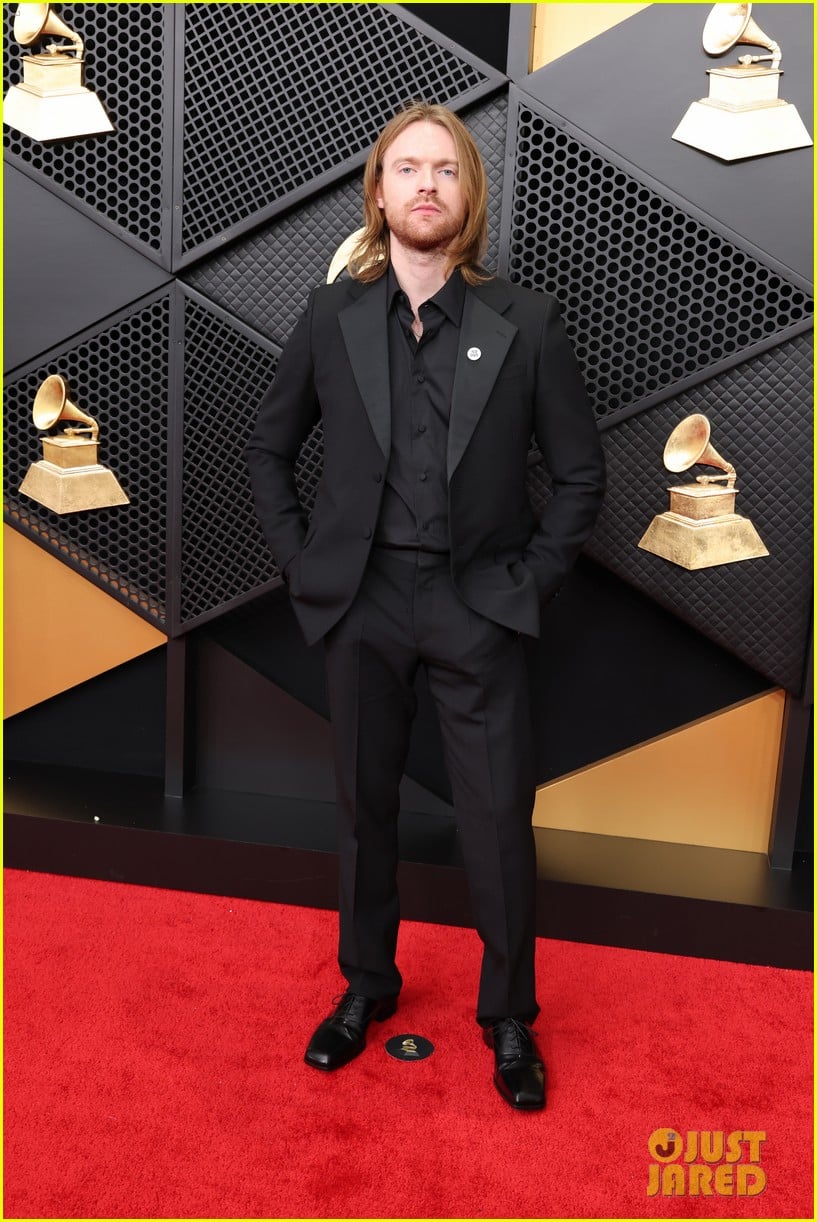 Billie Eilish Sports ICE Out Pin To Grammys 2026 Photo 5274227 Billie Eilish Ice Out Pin To Grammys 09 