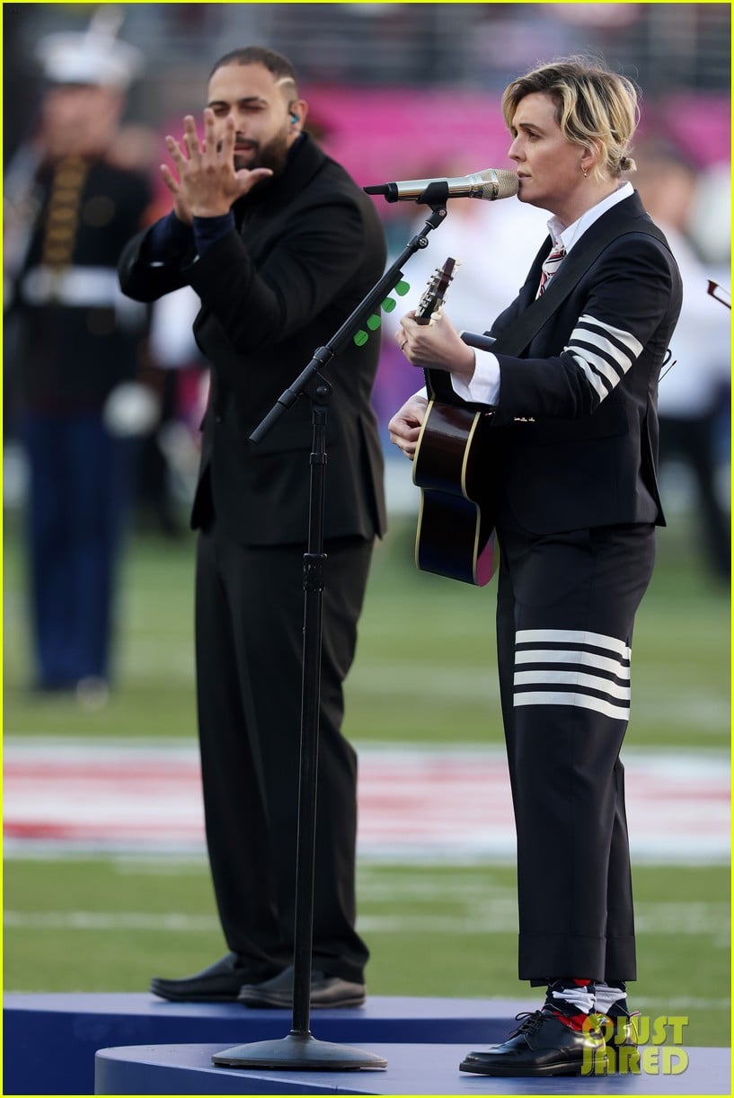 Brandi Carlile Super Bowl 2026 Video Watch Her America The Beautiful Brandi Carlile Sings America The Beautiful At Super Bowl 03