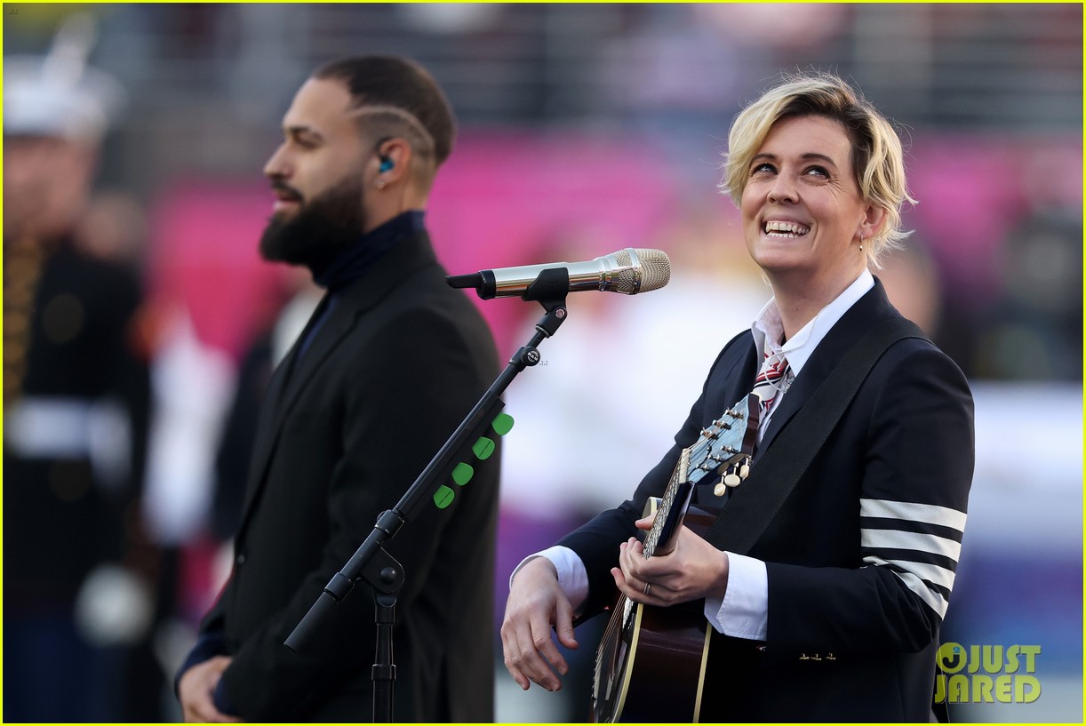 Brandi Carlile Super Bowl 2026 Video Watch Her America The Beautiful Brandi Carlile Sings America The Beautiful At Super Bowl 04