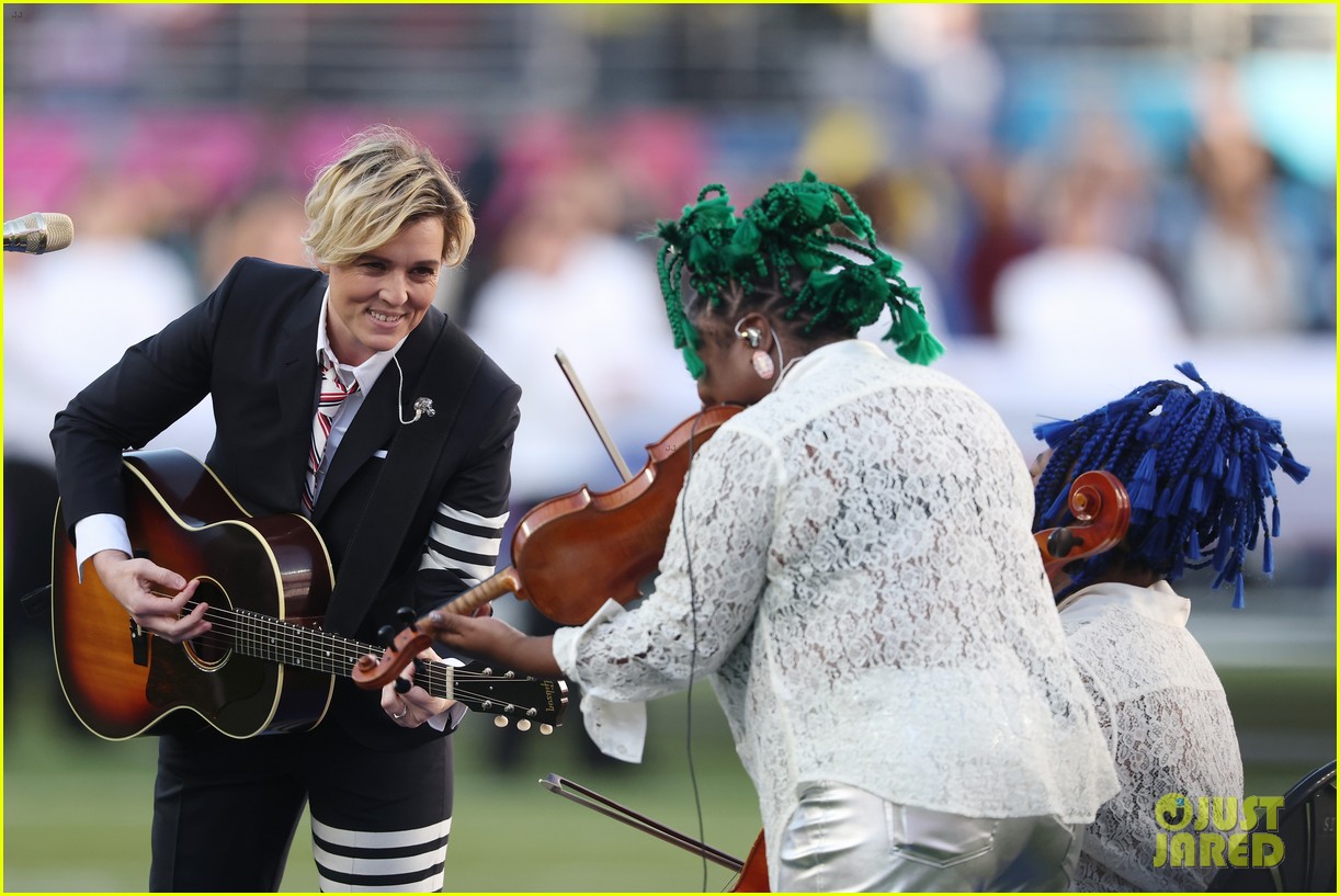 Brandi Carlile Super Bowl 2026 Video Watch Her America The Beautiful Brandi Carlile Sings America The Beautiful At Super Bowl 08
