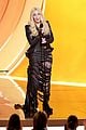 cher surprise at grammys 03