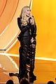 cher surprise at grammys 04