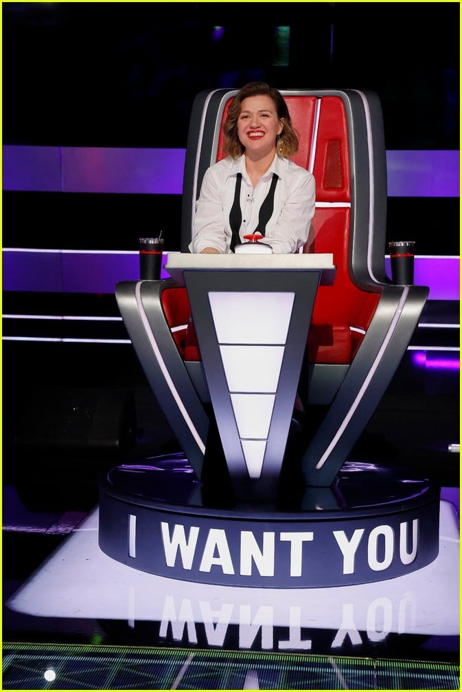 kelly clarkson short hair 015285546