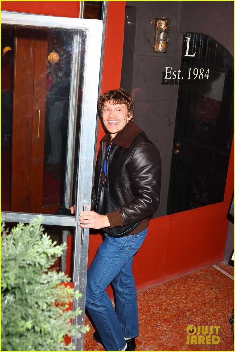 connor storrie all smiles while arriving for saturday night live cast dinner 065285859