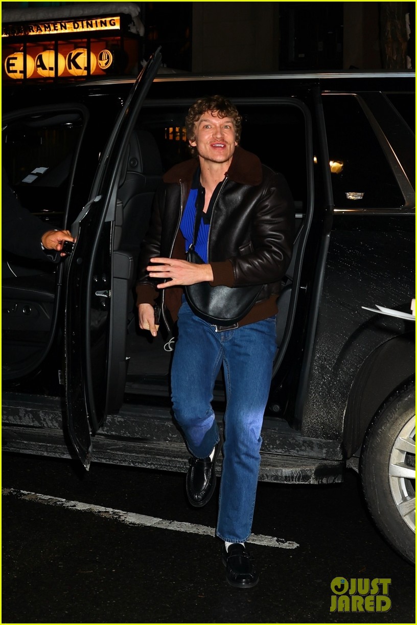 connor storrie all smiles while arriving for saturday night live cast dinner 105285863