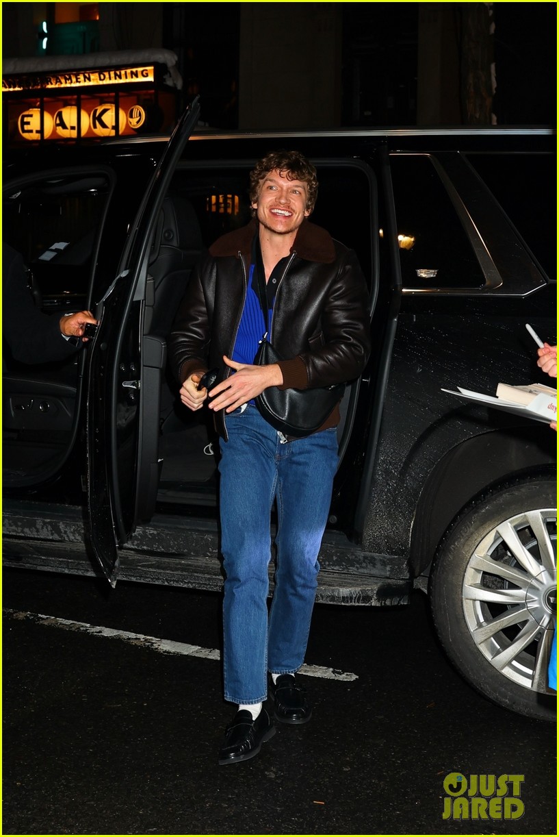connor storrie all smiles while arriving for saturday night live cast dinner 135285866