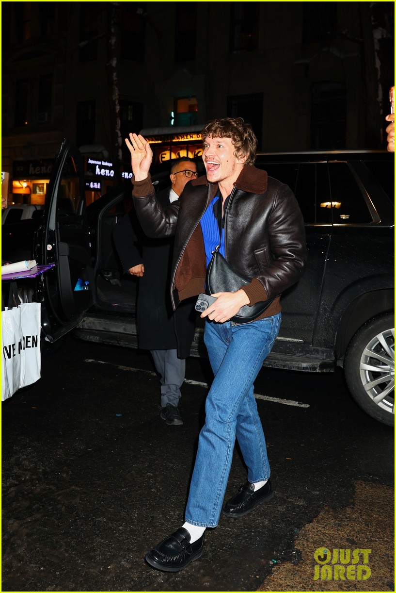 connor storrie all smiles while arriving for saturday night live cast dinner 275285880