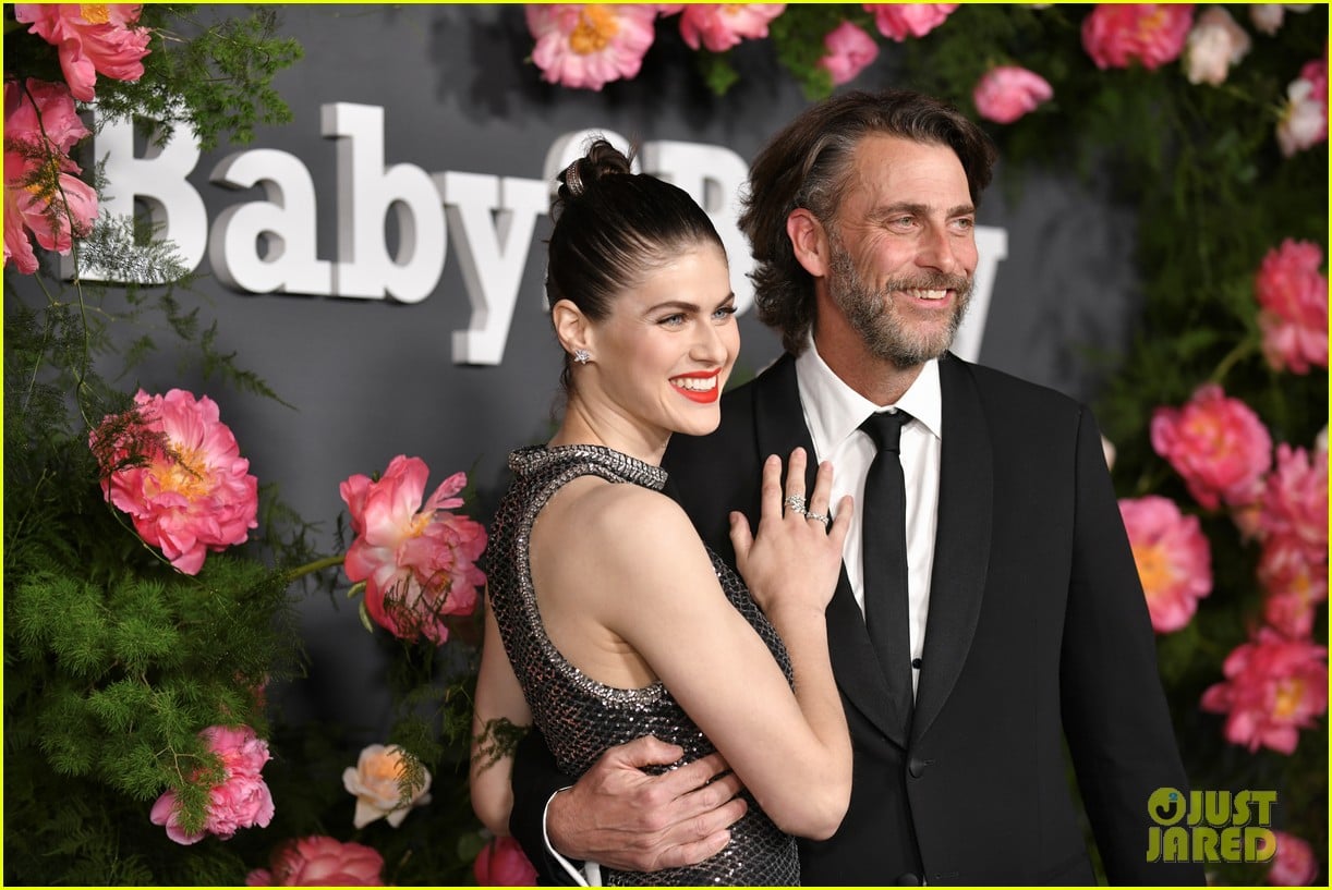alexandra daddario andrew form split after 3 years marriage 015283897