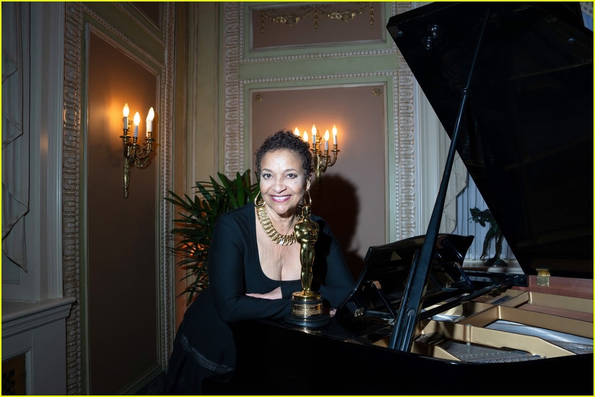 debbie allen oscar party 085285796