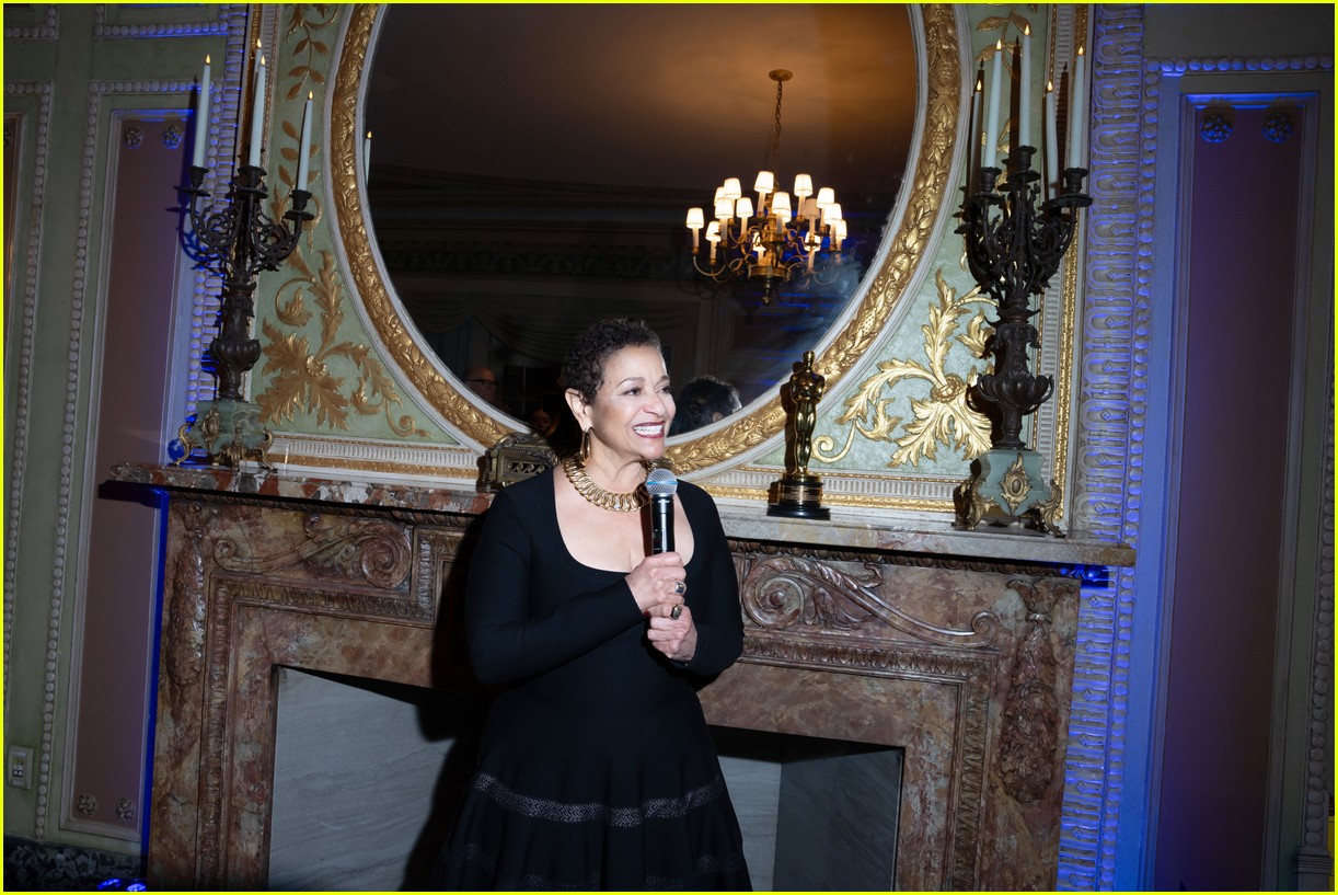 debbie allen oscar party 115285799