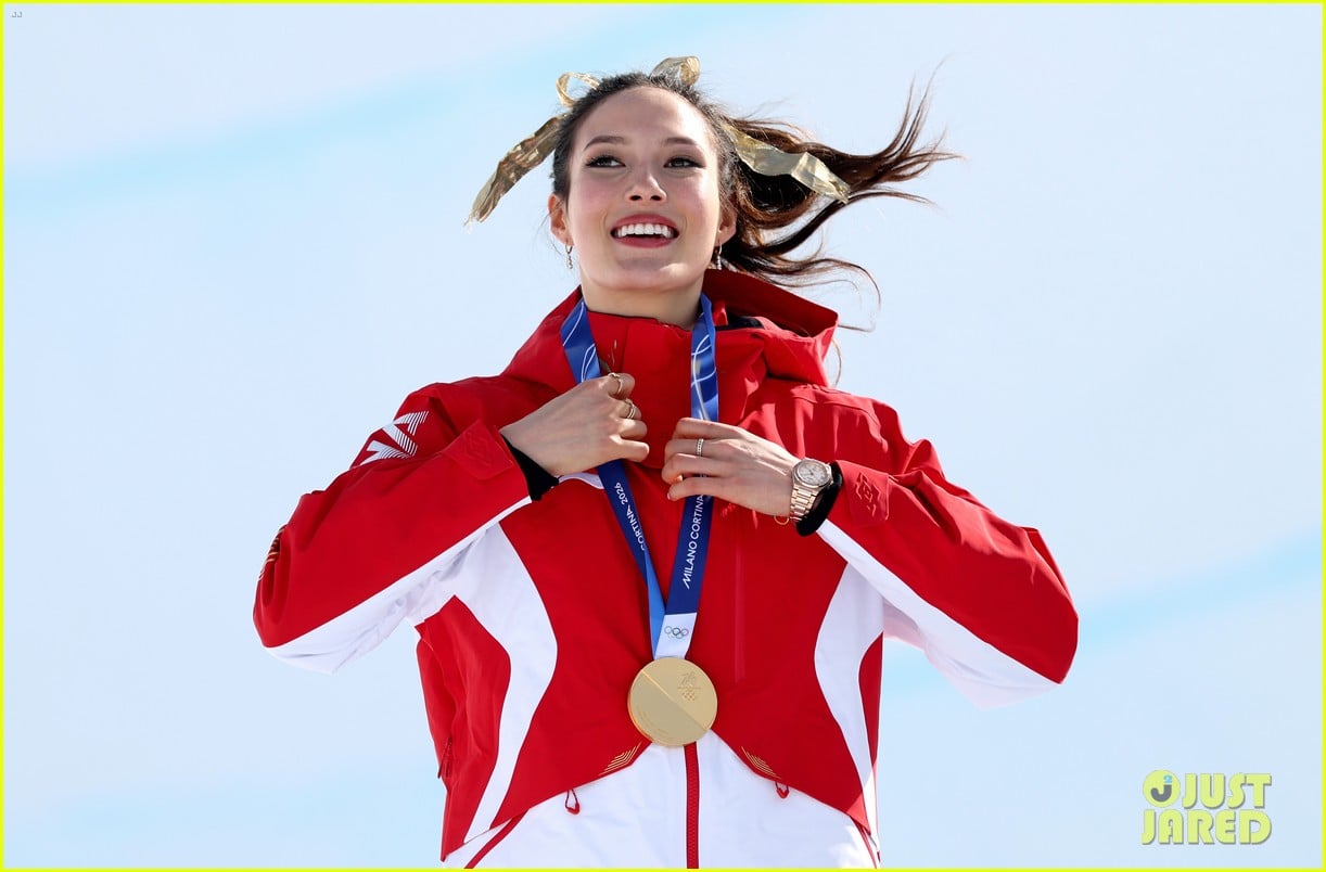 eileen gu reveals grandmother passed away after winning gold at olympics 015284676