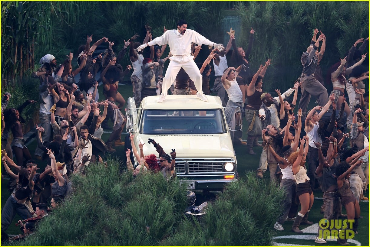 bad bunny halftime show 25279116