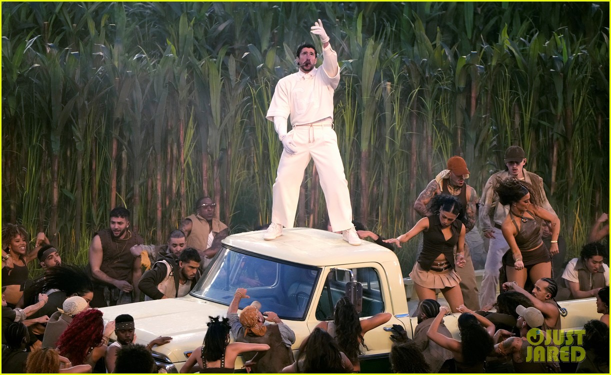 bad bunny halftime show 35279117