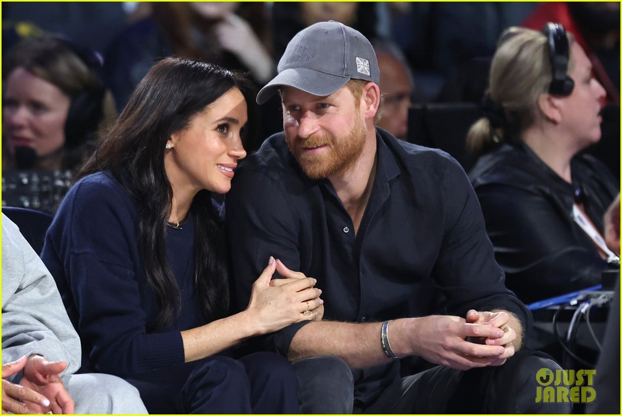 prince harry meghan markle sit courtside at nba all star game 035281938