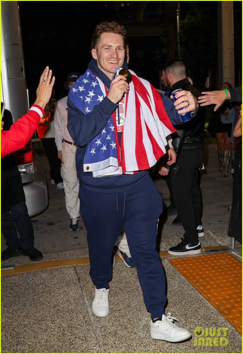 us mens hockey team celebrates in miami 0045285399