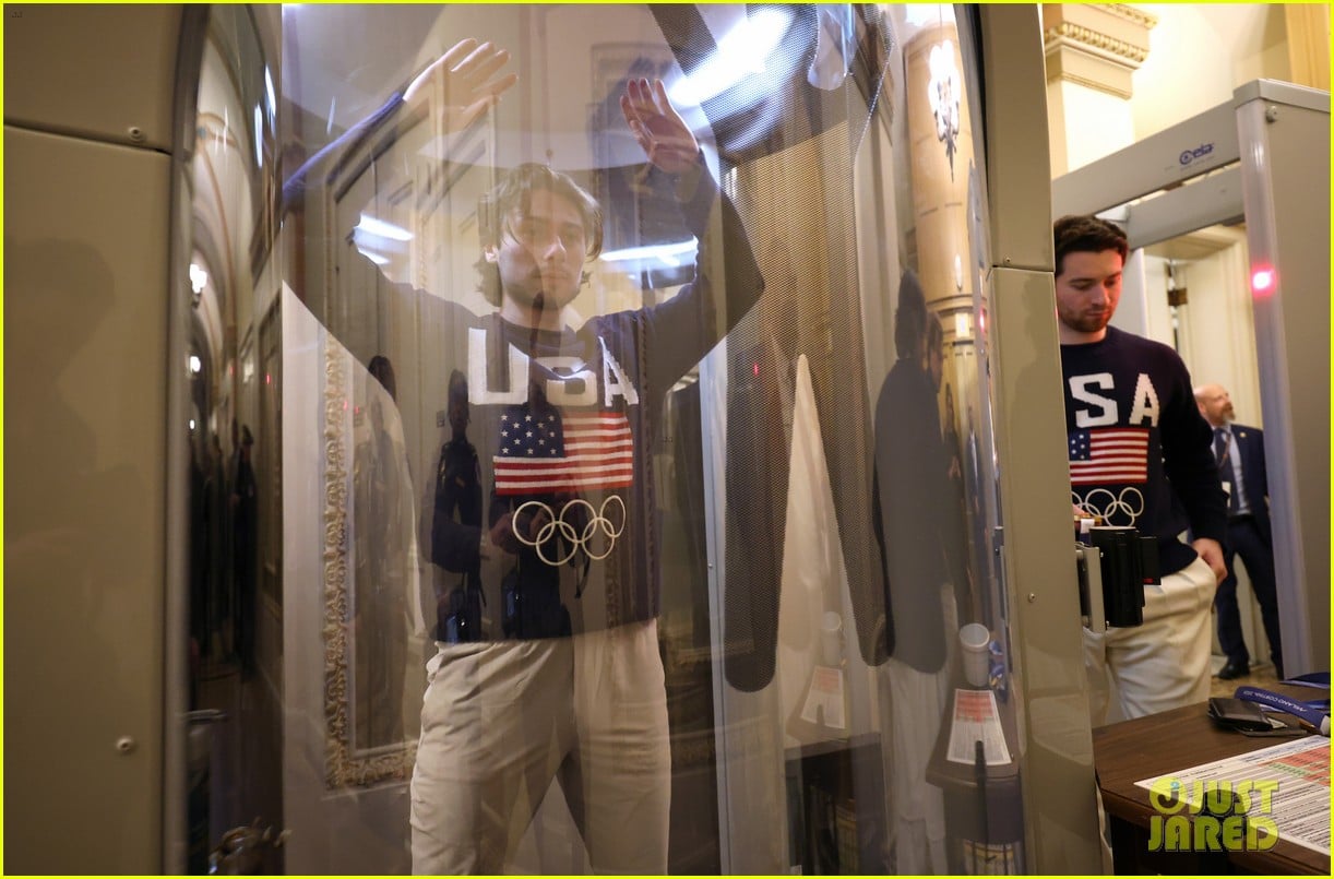 donald trump praises us mens hockey team at state of the union 095285837