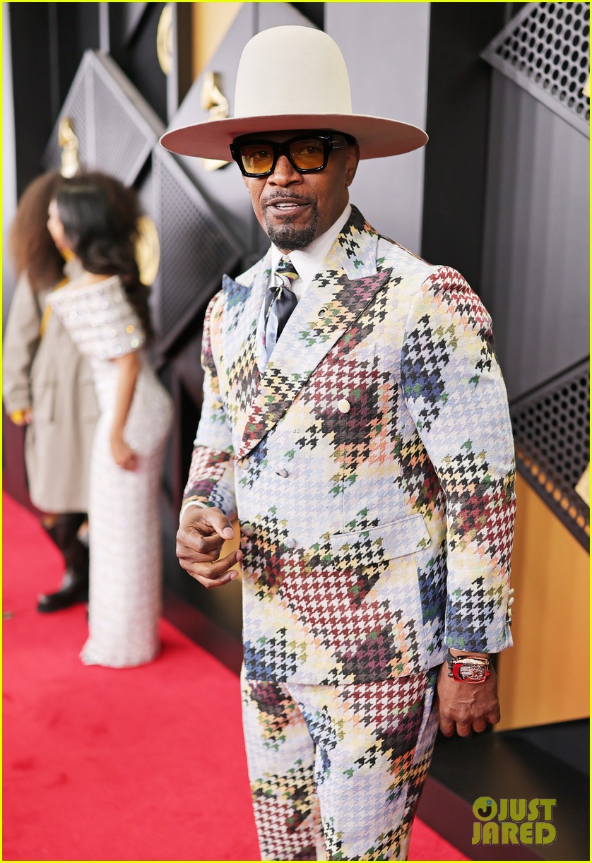 Grammy-Nominated Jamie Foxx Attends Grammys 2026 with Daughters
