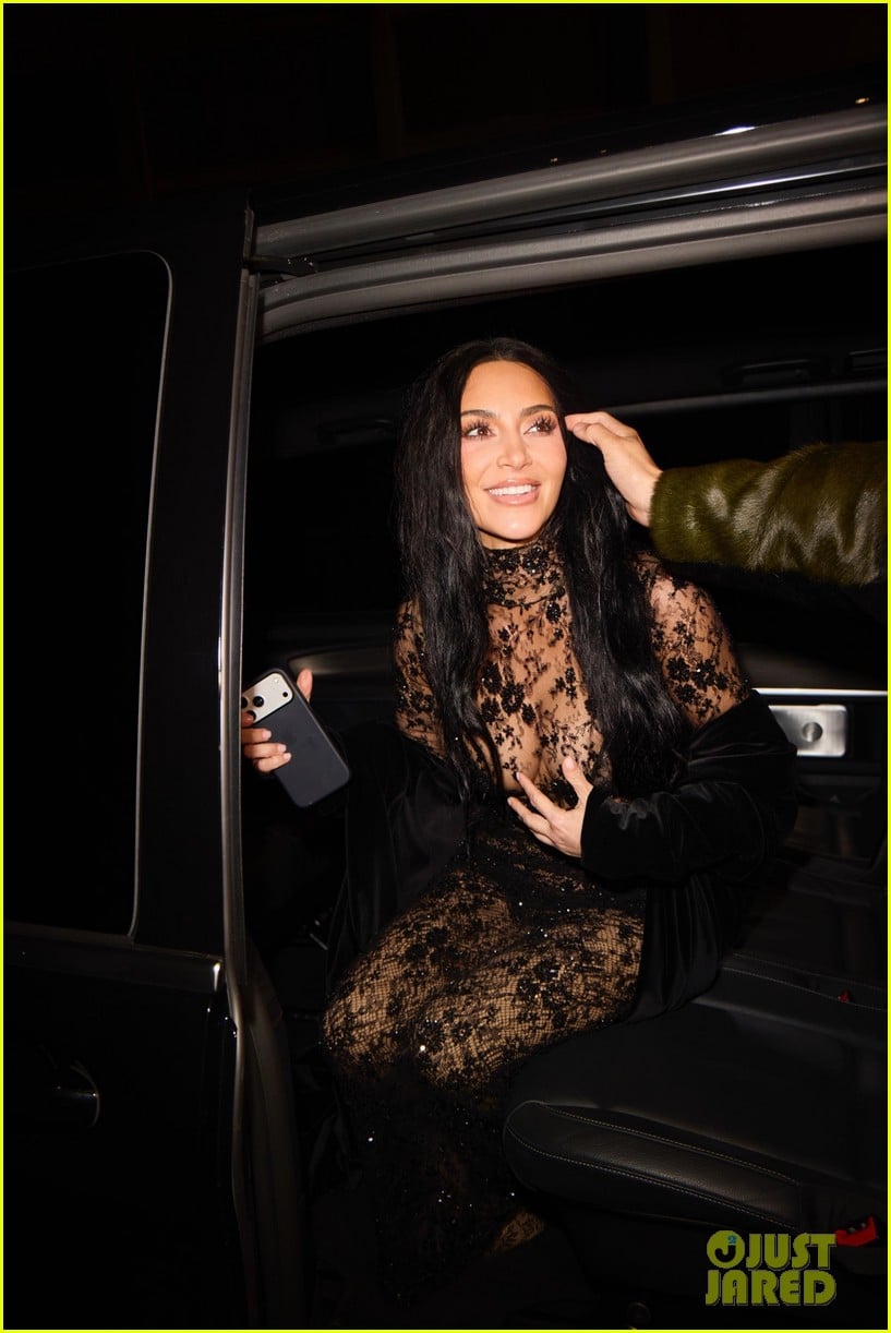 kim kardashian lace dress paris 055275352