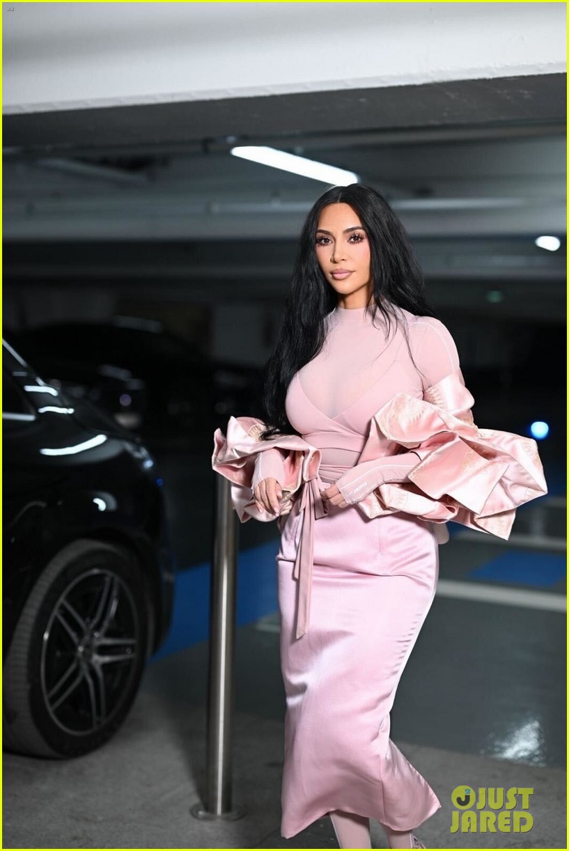 kim kardashian hangs out with lewis hamilton in paris 035275132