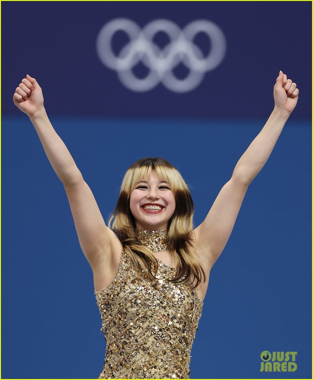 whats on alysa liu teeth 045283405