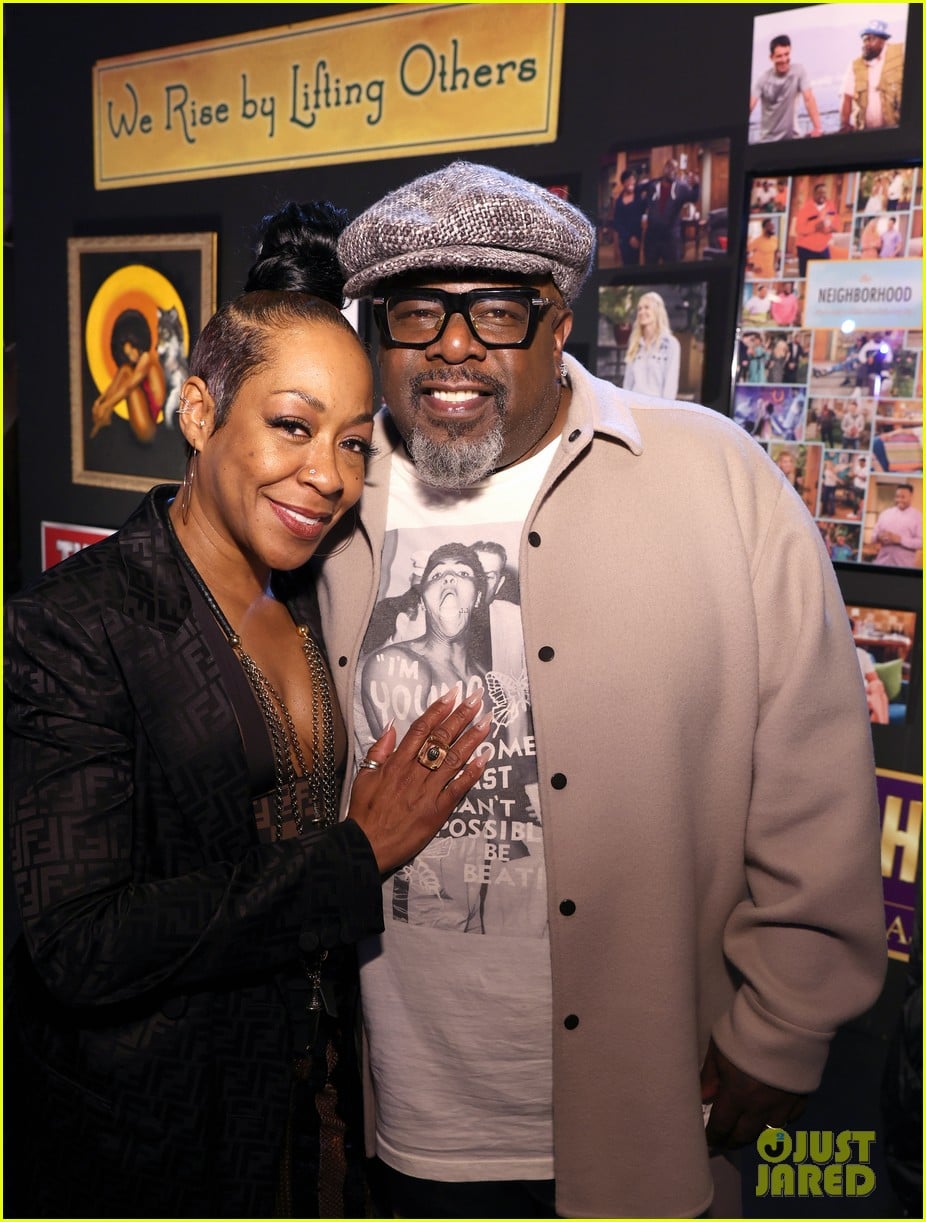 neighborhood finale 015284116