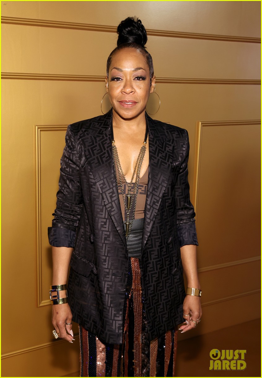 neighborhood finale 045284119