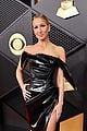 nikki glaser shows off major leg at grammys 04