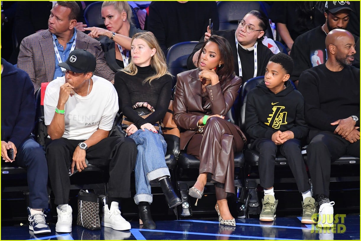 barack michelle obama join many celebs courtside at nba all star game 055282003
