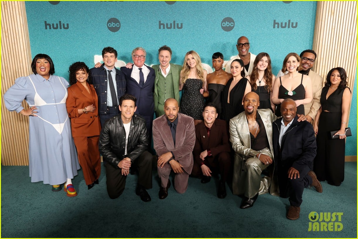 scrubs reboot red carpet premiere 015285112