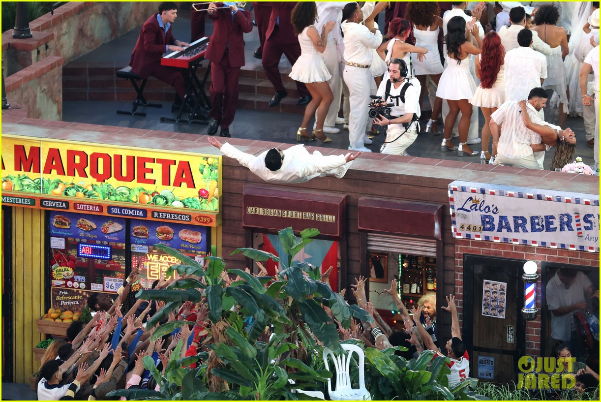 tonita bad bunny 055280127