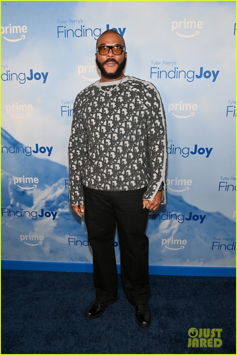 Tyler Perry Broke His Collarbone During Italy Bike Ride Photo 5281857 Tyler Perry 04