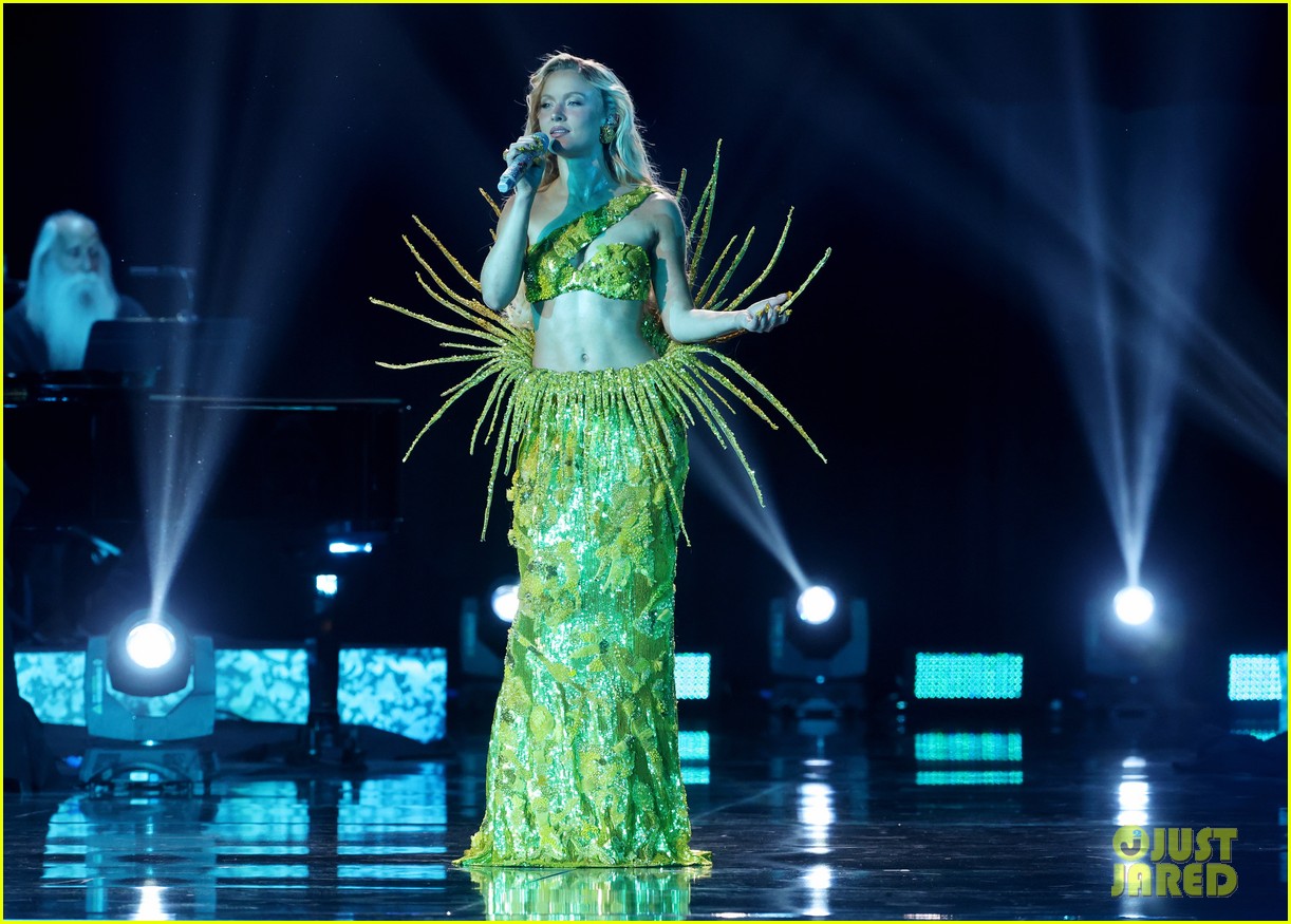 Zara Larsson Performs 'Midnight Sun' at Grammys Premiere Ceremony