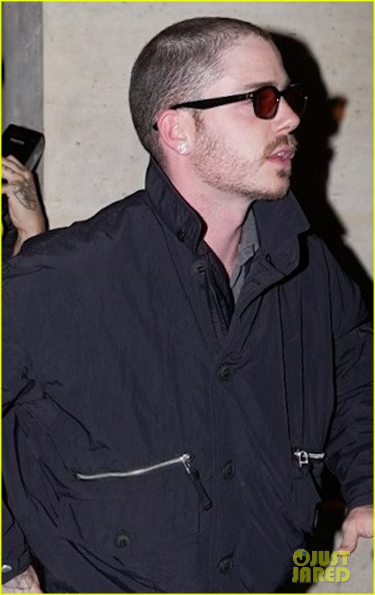 Olivia Dean Holds Hands With Boyfriend Eddie Burns During Night Out In Olivia Dean Rare Night Out With Bf Eddie Burns In Paris 04 
