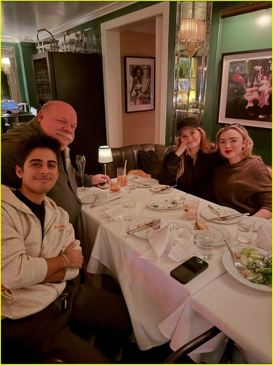 New Mom Debby Ryan Reunites With 'Jessie' Cast Over 10 Years After Disney  Series Ended: Photo 5300217 | Debby Ryan, Karan Brar, Kevin Chamberlain,  Peyton List Photos | Just Jared: Entertainment News