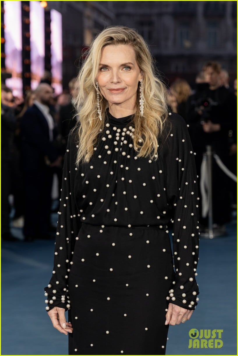 Michelle Pfeiffer, Kurt Russell & More Bring New Series 'The Madison' to UK with London Red Carpet Premiere: Photo 5290991 | Beau Garrett, Ben Schnetzer, Elle Chapman, Kevin Zegers, Kurt Russell, Matthew
