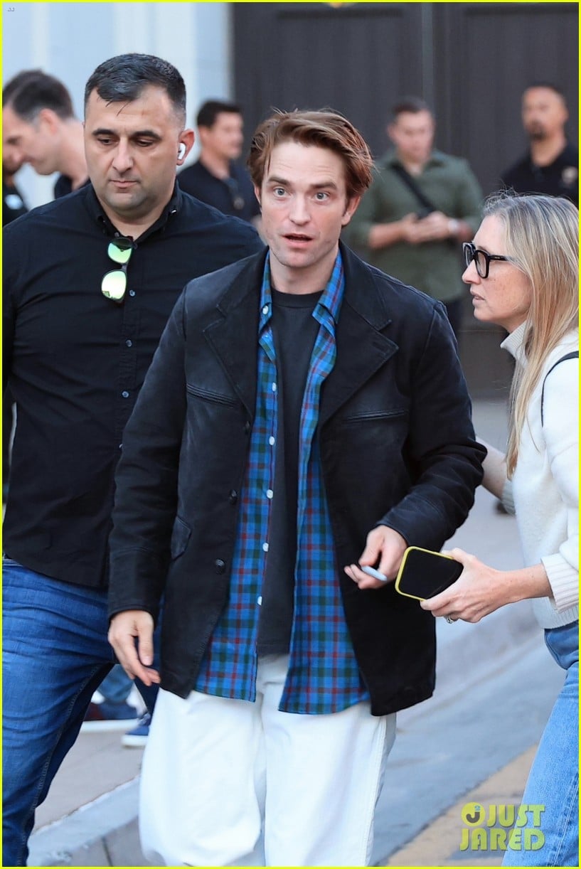 Zendaya & Robert Pattinson Greet Fans While Arriving for Special ...