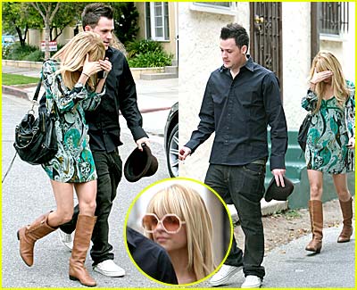 Nicole Richie Hides Face in Hands